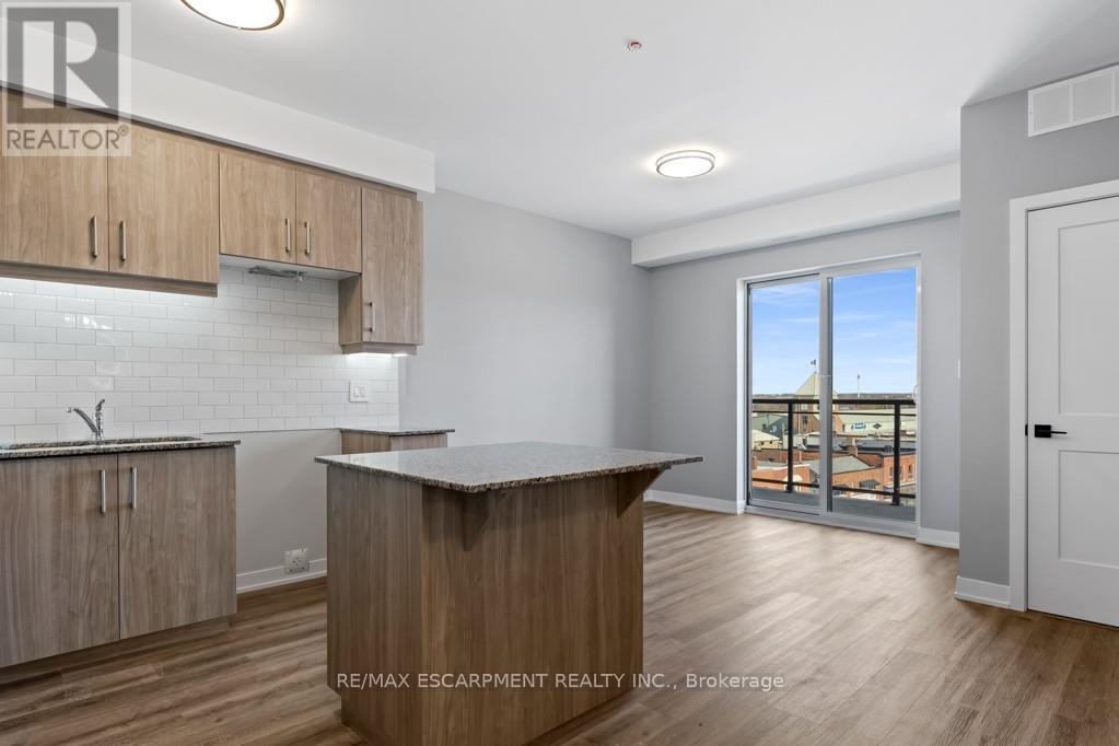 403 - 5002 King Street, Lincoln, ON - Indoor Photo Showing Kitchen