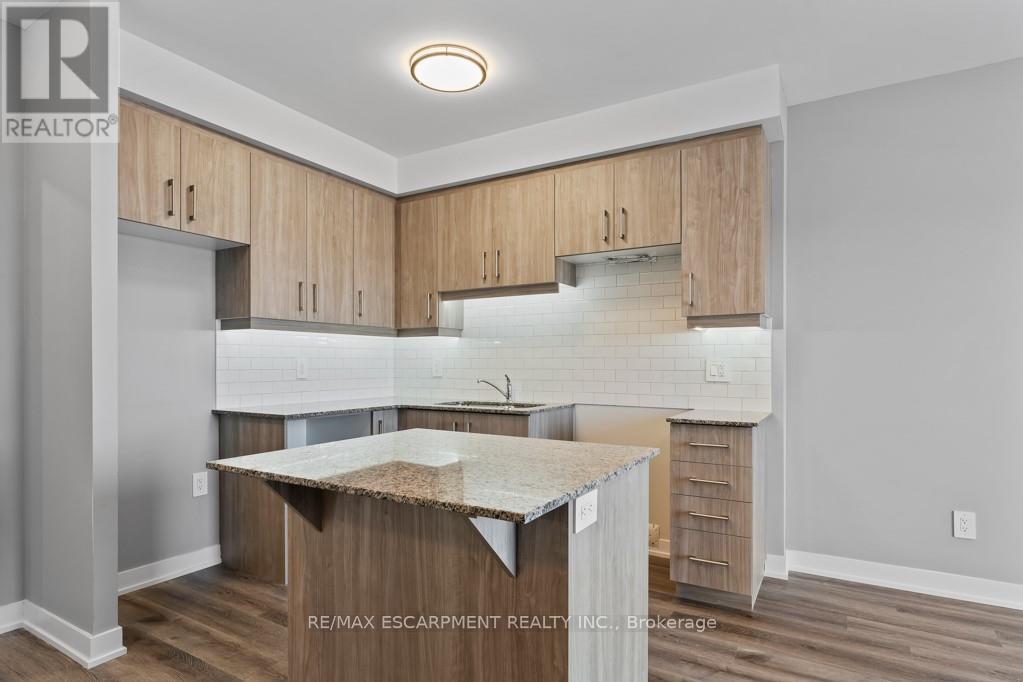 403 - 5002 King Street, Lincoln, ON - Indoor Photo Showing Kitchen