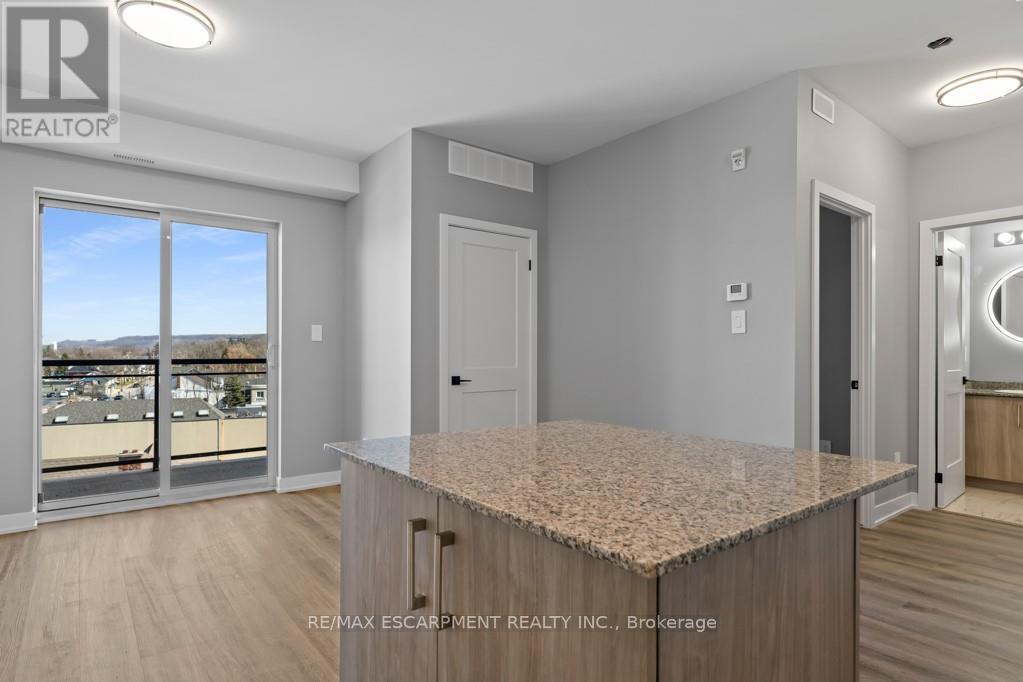 403 - 5002 King Street, Lincoln, ON - Indoor