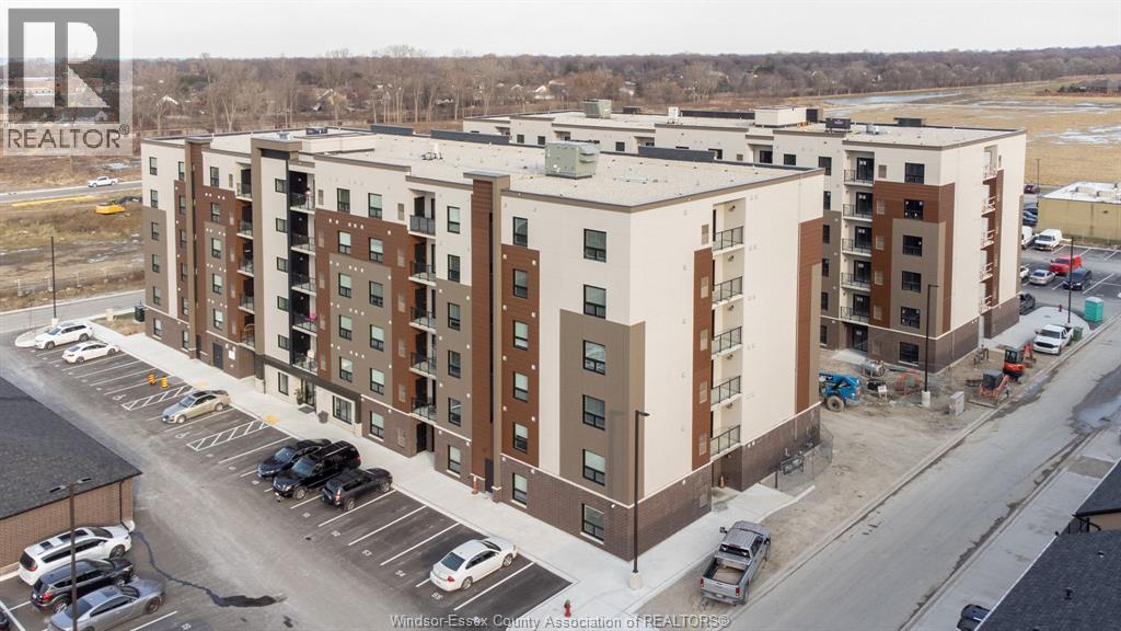 716 Brownstone Unit# 405, Tecumseh, ON - Outdoor