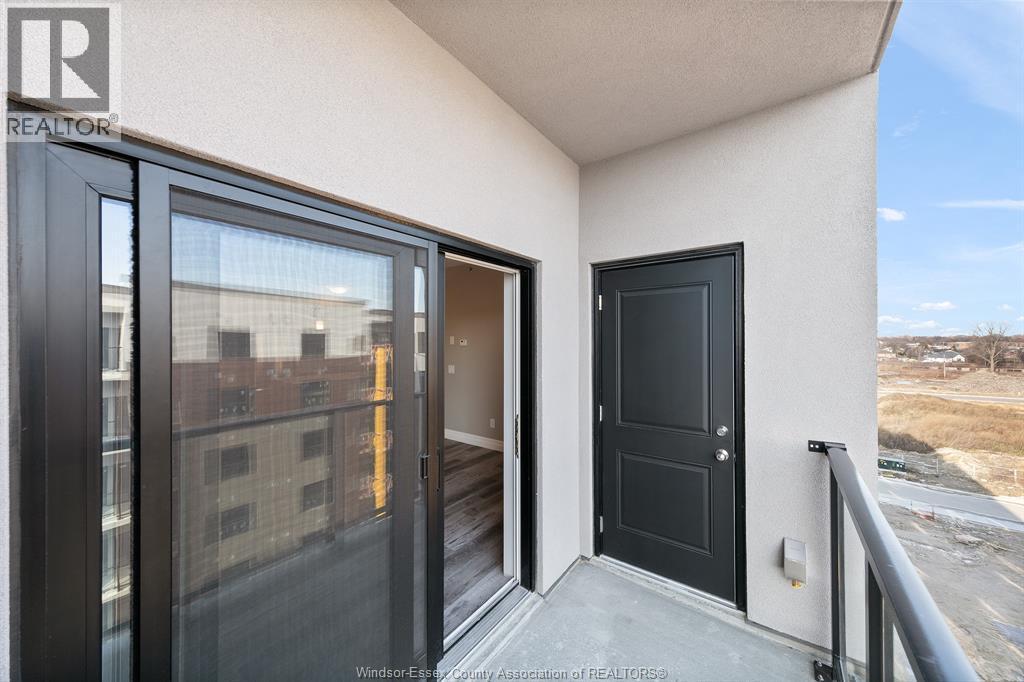 716 Brownstone Unit# 405, Tecumseh, ON - Outdoor With Balcony With Exterior