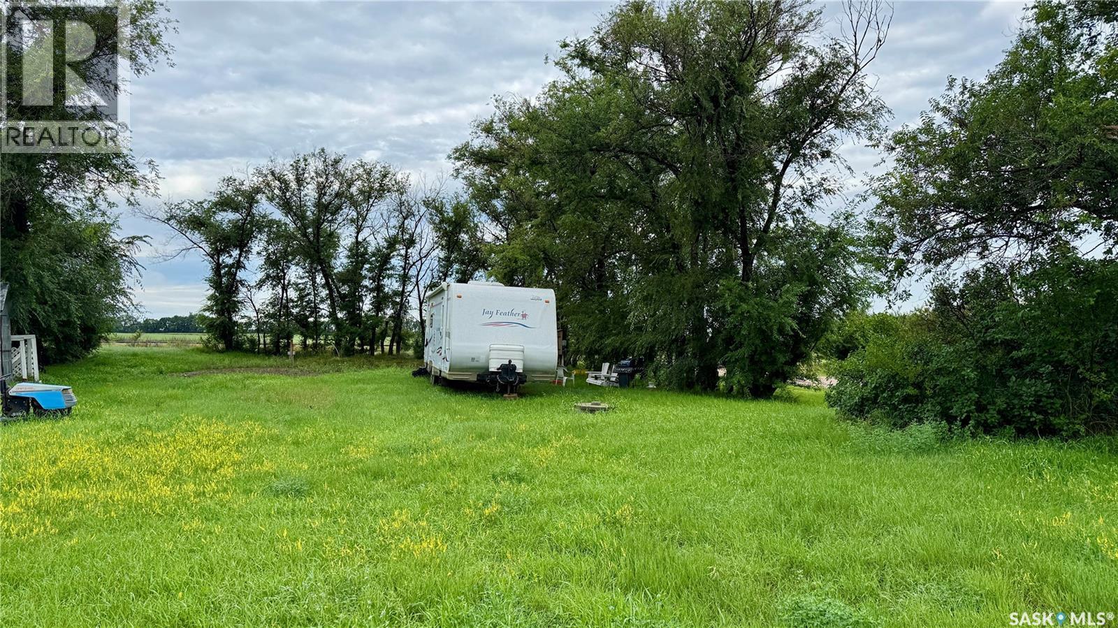 Lot 17-18 Railway Street, Macrorie, SK