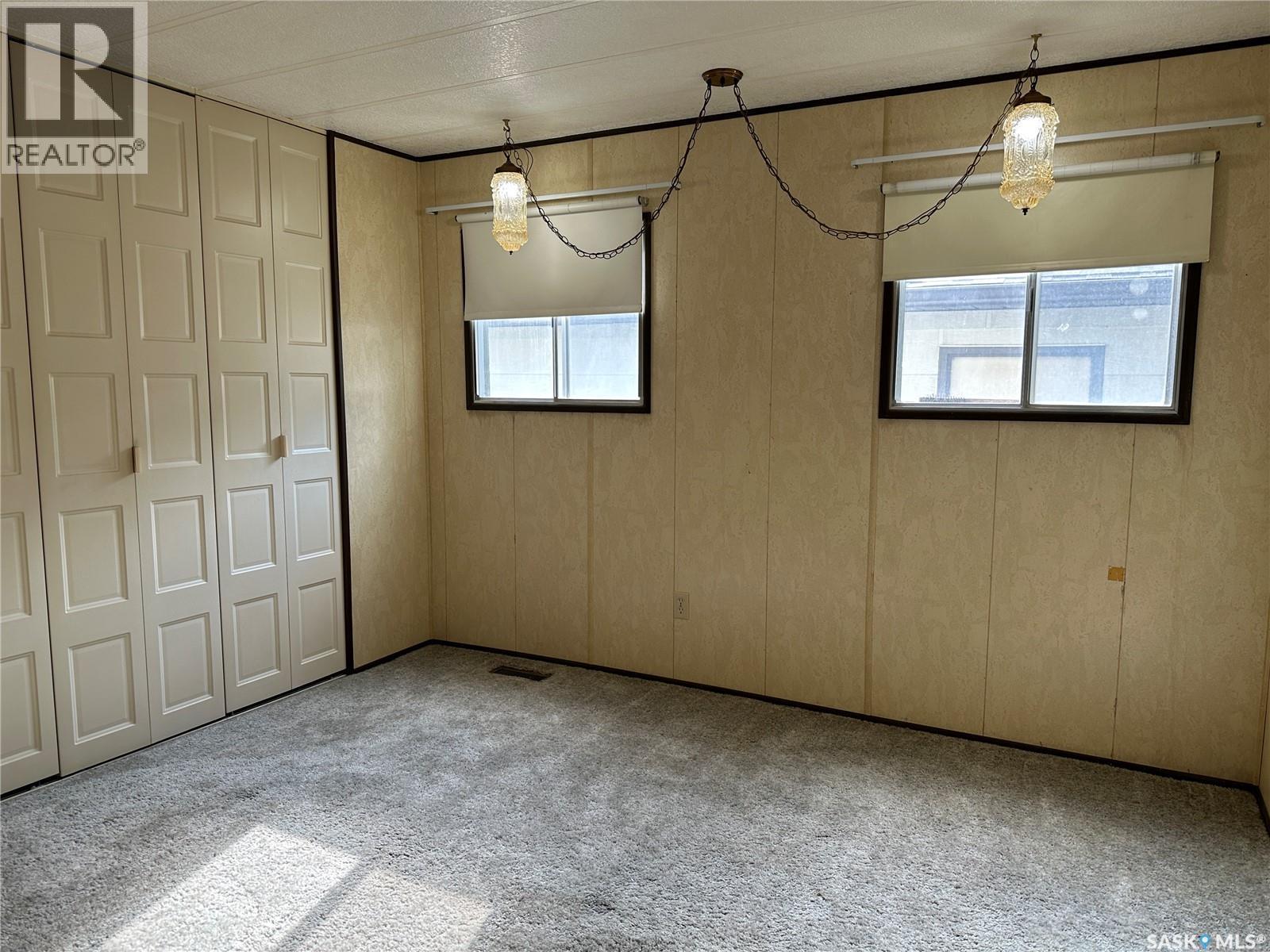 55 14Th Street, Weyburn, SK