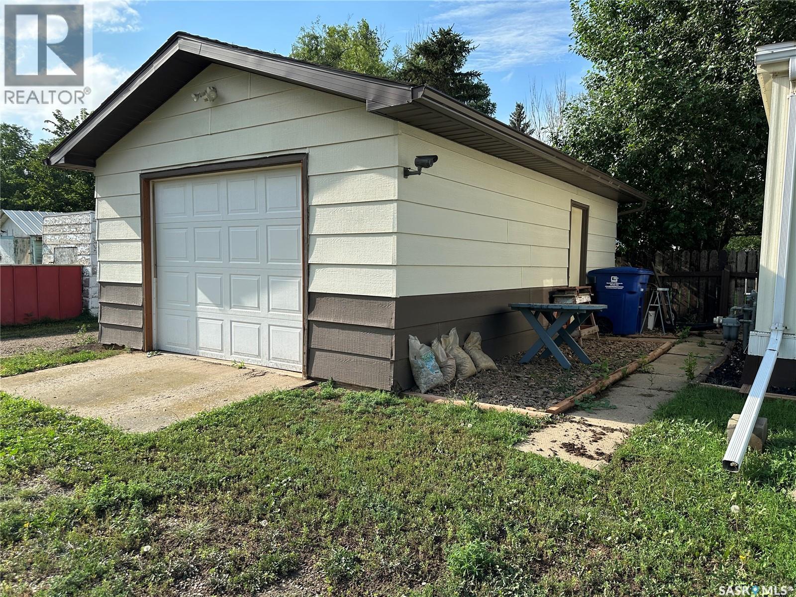 55 14Th Street, Weyburn, SK