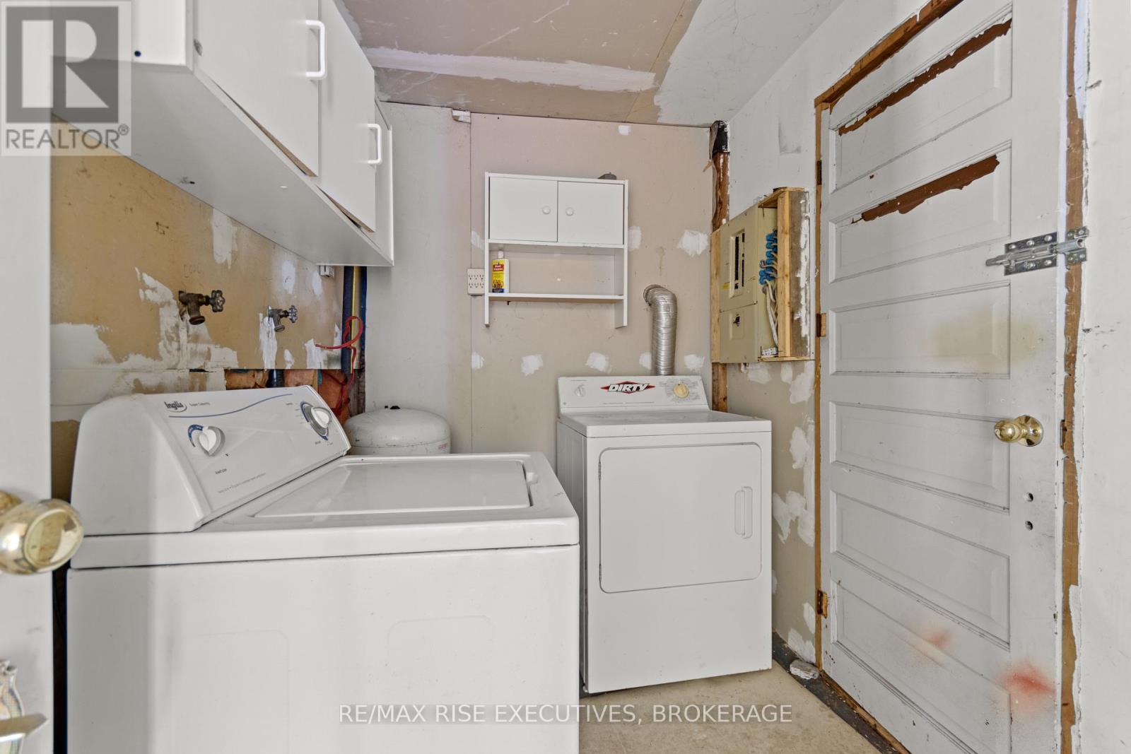 388 Beales Mills Road, Athens, ON - Indoor Photo Showing Laundry Room