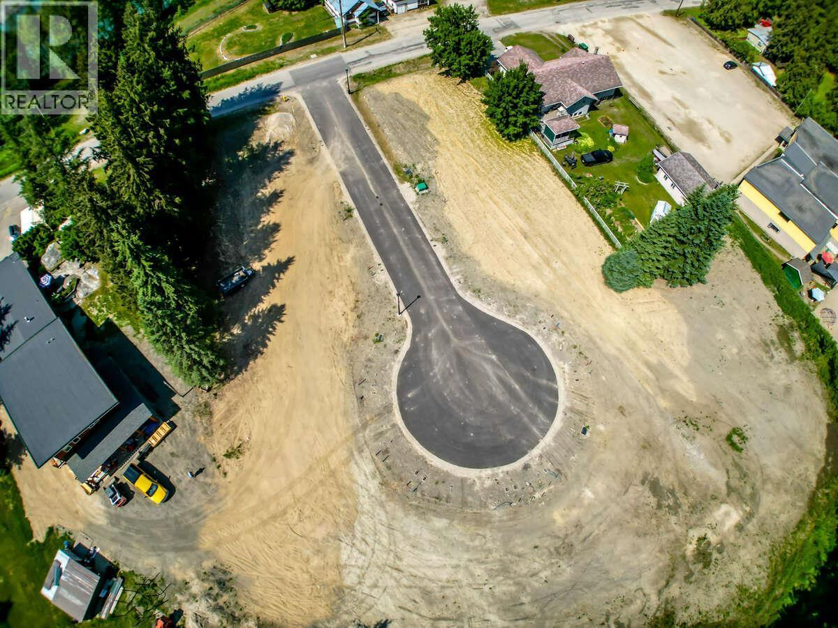 Sl 2, 4-1445 Illecillewaet Road, Revelstoke, BC