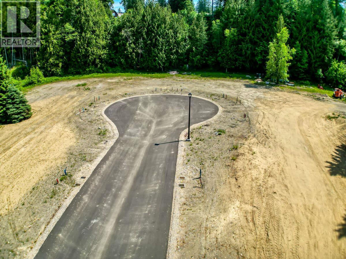 Sl 2, 4-1445 Illecillewaet Road, Revelstoke, BC