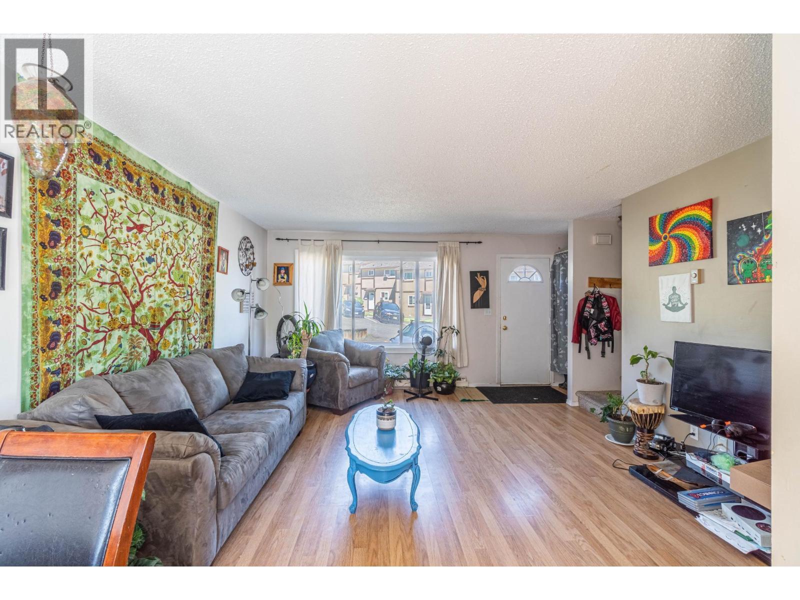 1605 Summit Drive Unit# 9, Kamloops, BC - Indoor Photo Showing Living Room