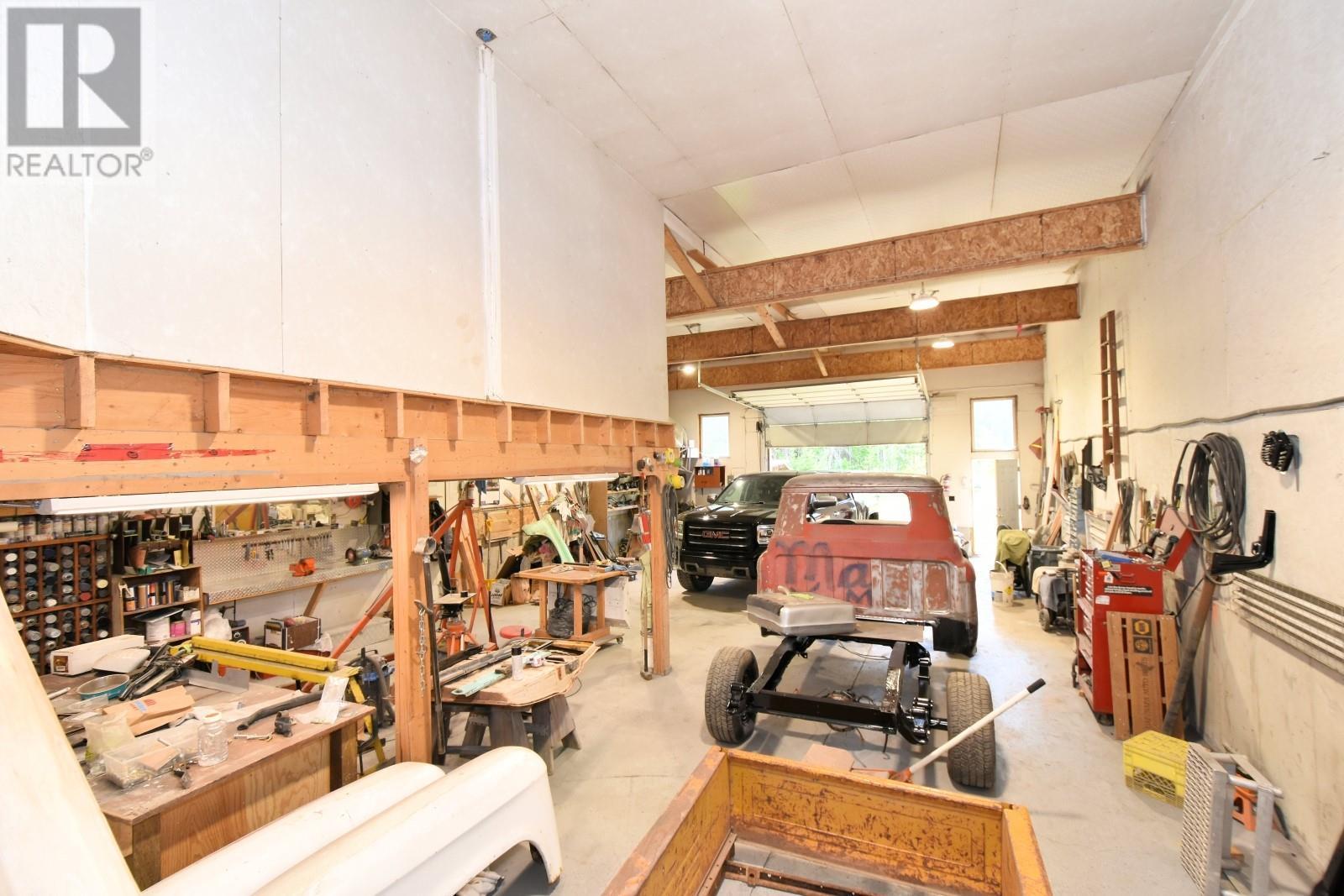 3740 Cameron Road, Eagle Bay, BC - Indoor Photo Showing Other Room