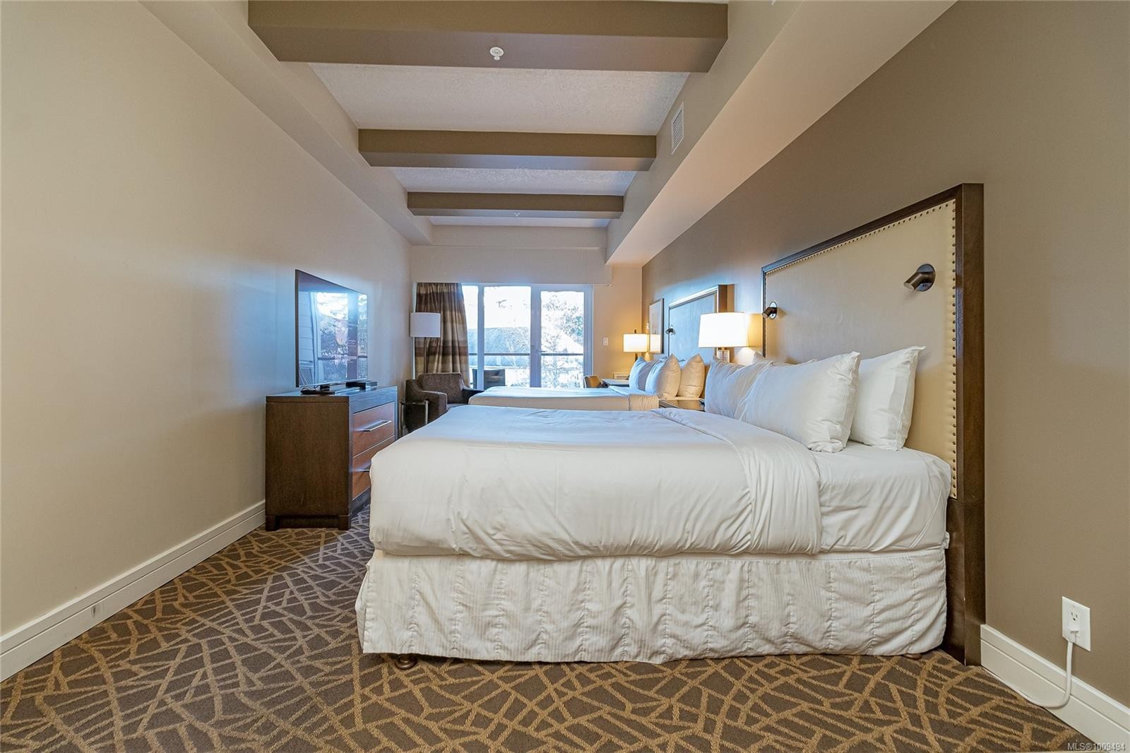 218-220 B-1376 Lynburne Pl, Langford, BC - Indoor Photo Showing Bedroom