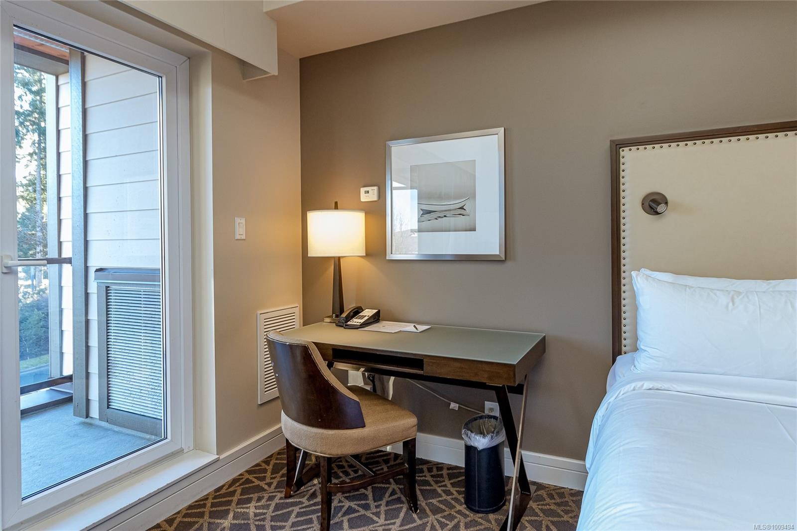 218-220 B-1376 Lynburne Pl, Langford, BC - Indoor Photo Showing Office