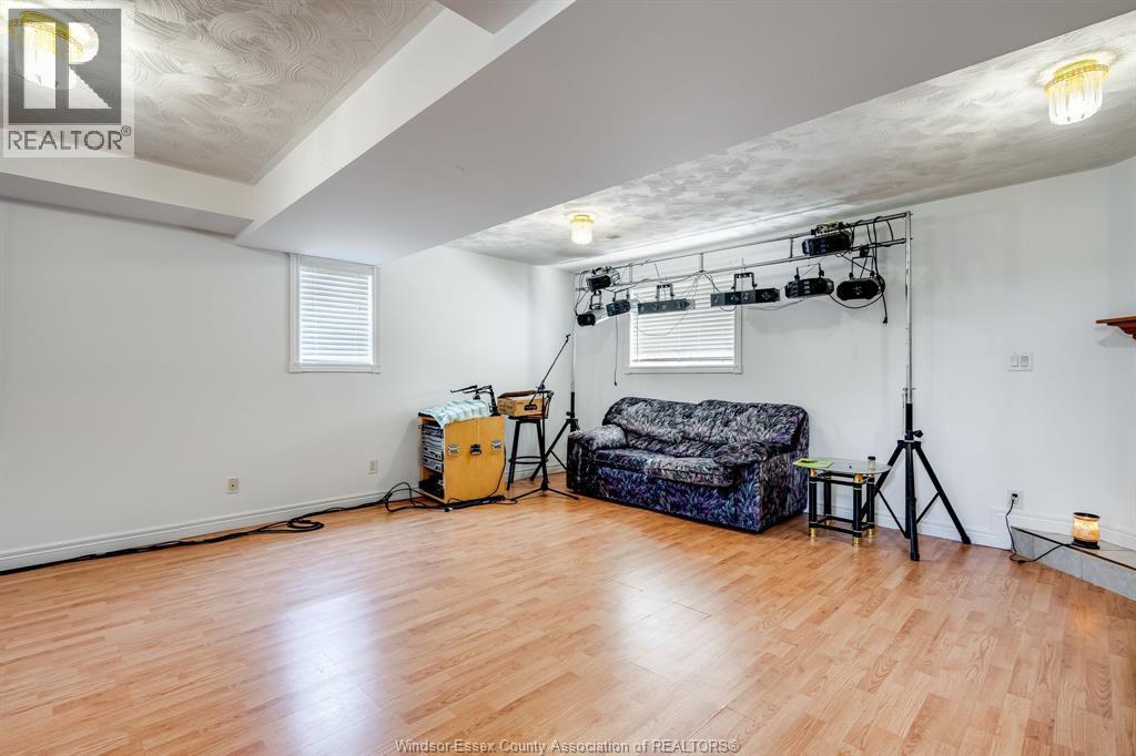 166 Sturgeon Meadows, Leamington, ON - Indoor