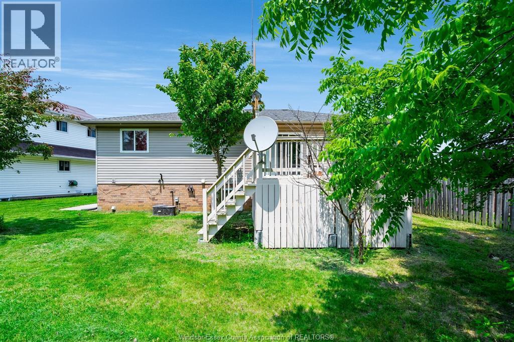 166 Sturgeon Meadows, Leamington, ON - Outdoor