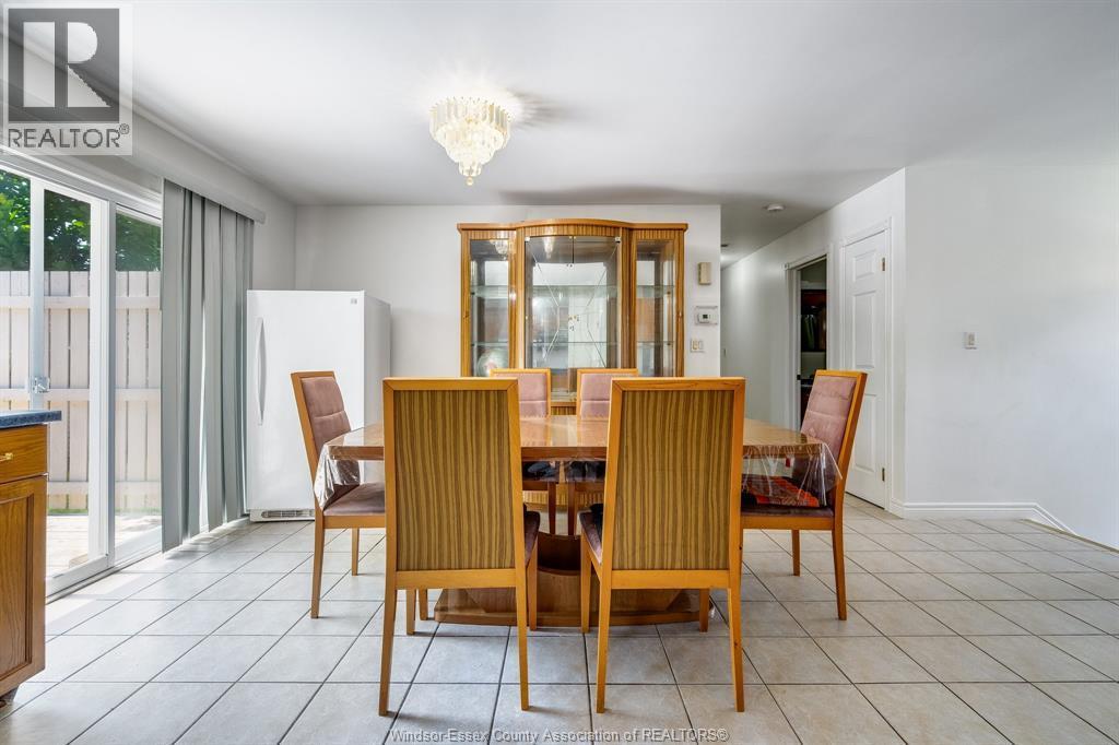 166 Sturgeon Meadows, Leamington, ON - Indoor Photo Showing Dining Room