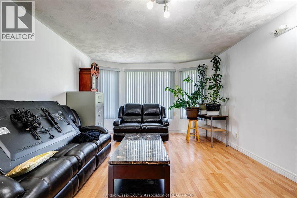 166 Sturgeon Meadows, Leamington, ON - Indoor Photo Showing Living Room