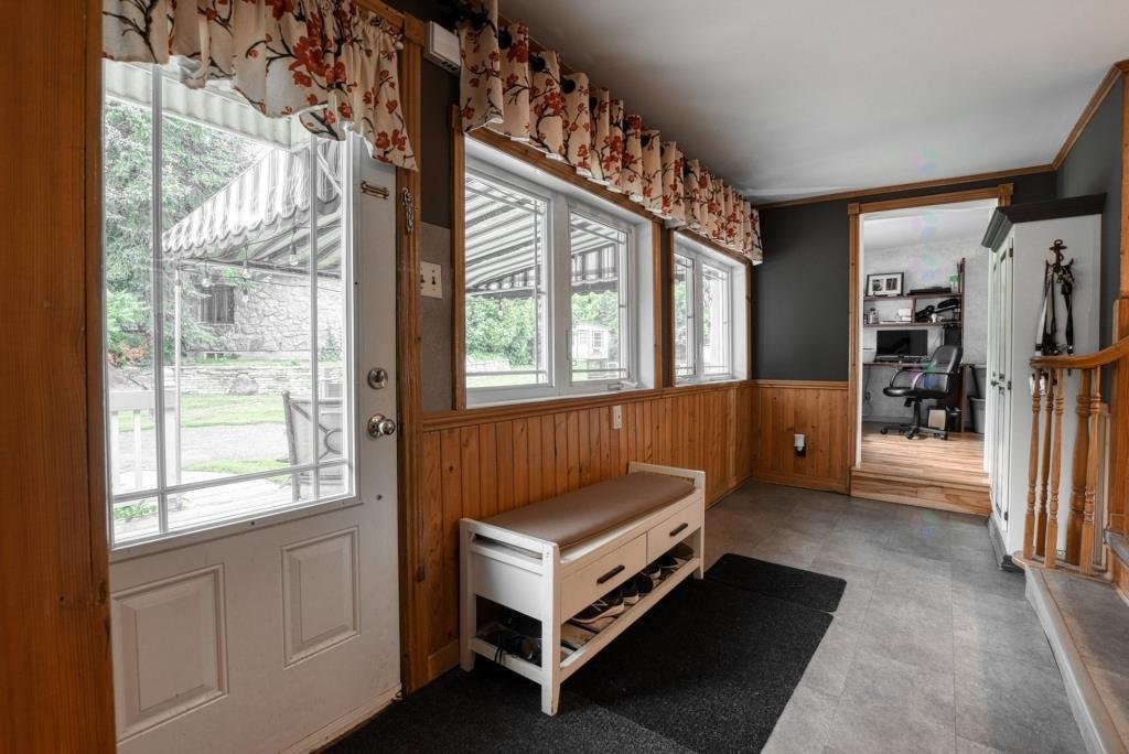 Hall d'entrée/Vestibule - 3 Rue Girard, Saint-André-D'Argenteuil, QC - Indoor Photo Showing Other Room