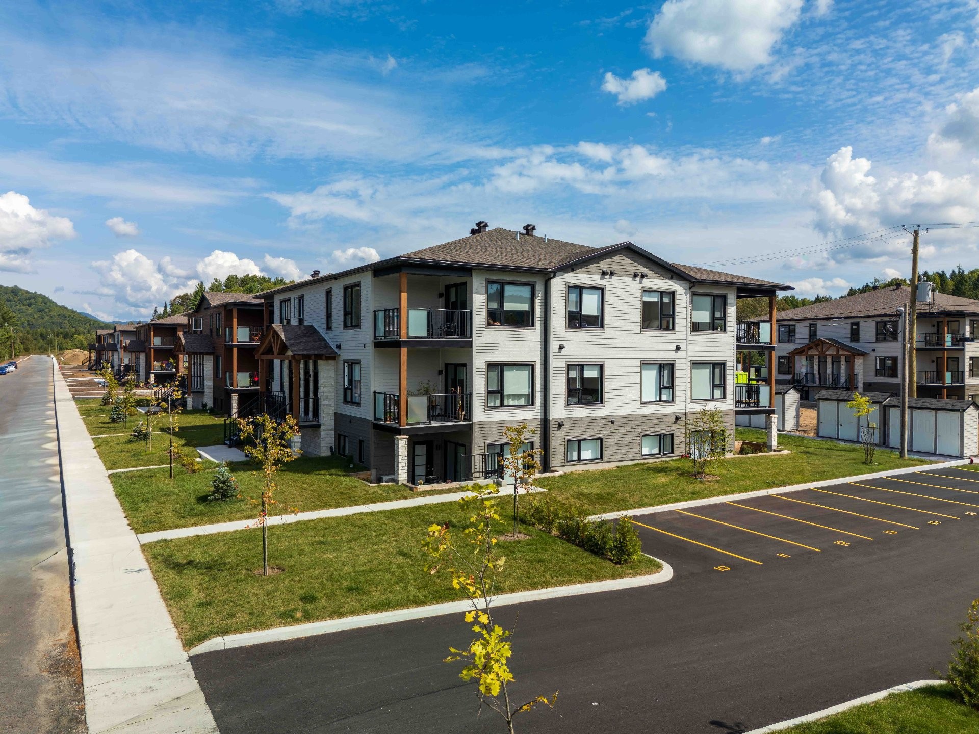 Overall view - 100-645 Rue Légaré, Mont-Tremblant, QC - Outdoor With Facade