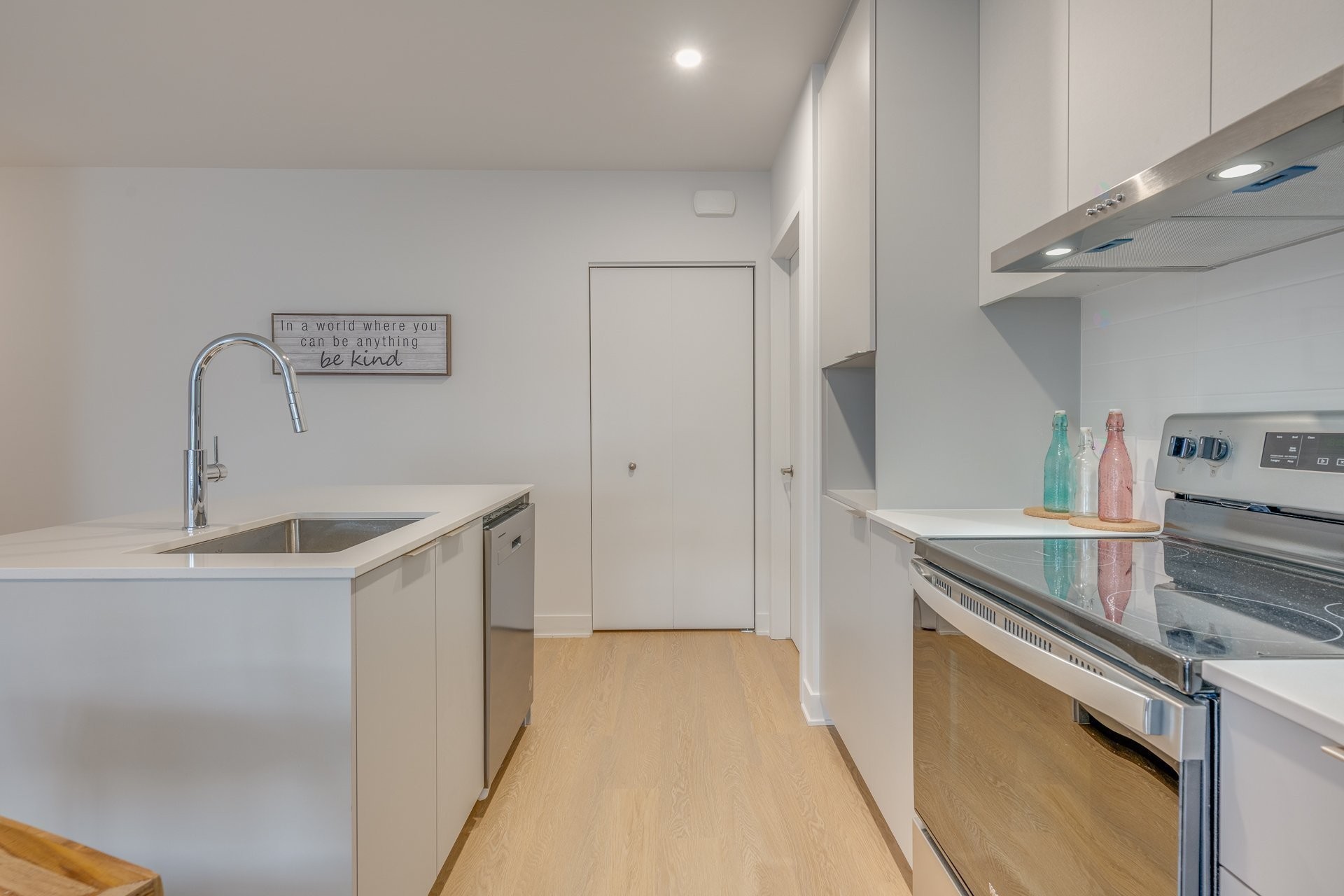 Kitchen - 100-645 Rue Légaré, Mont-Tremblant, QC - Indoor Photo Showing Kitchen