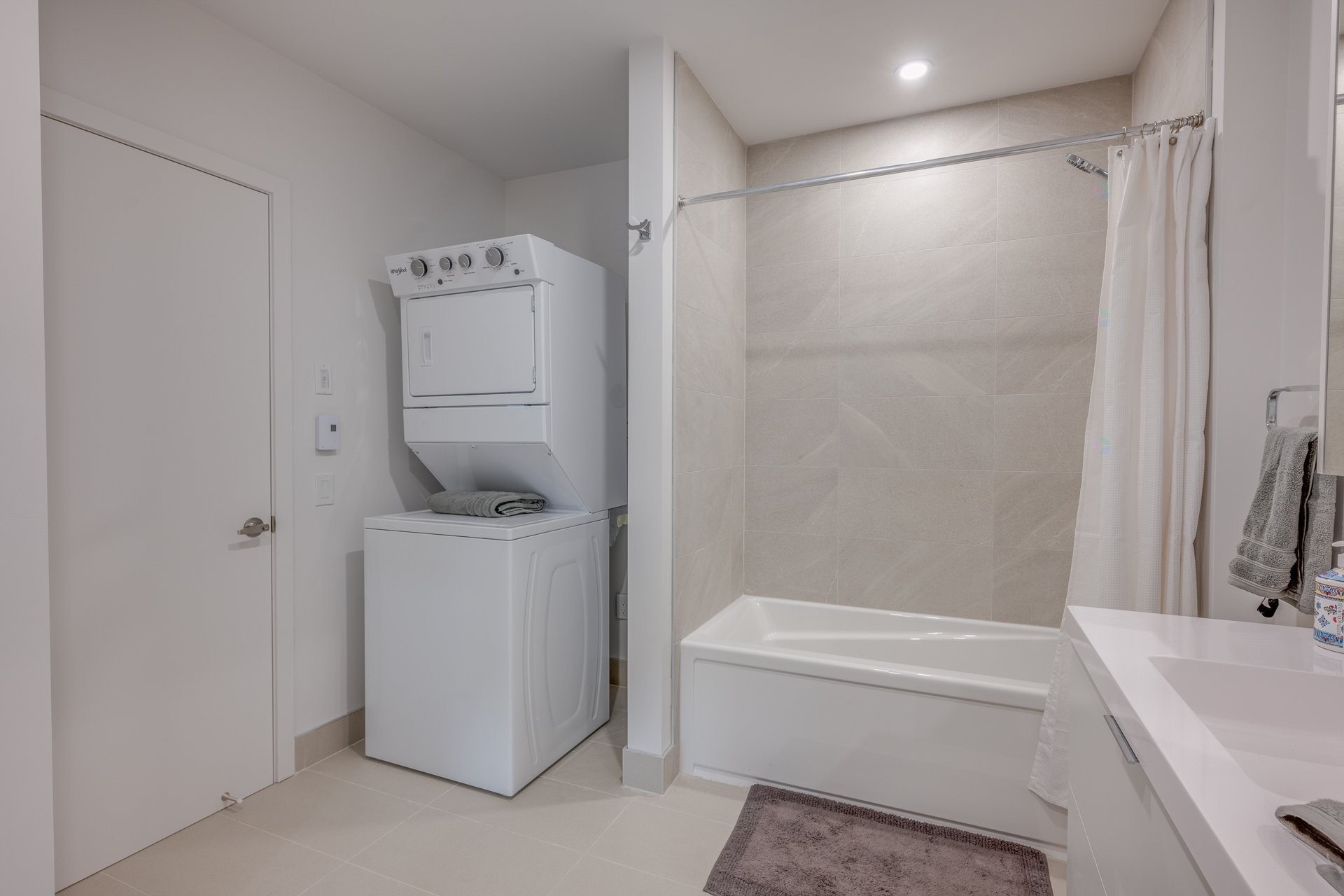 Bathroom - 200-645 Rue Légaré, Mont-Tremblant, QC - Indoor Photo Showing Laundry Room
