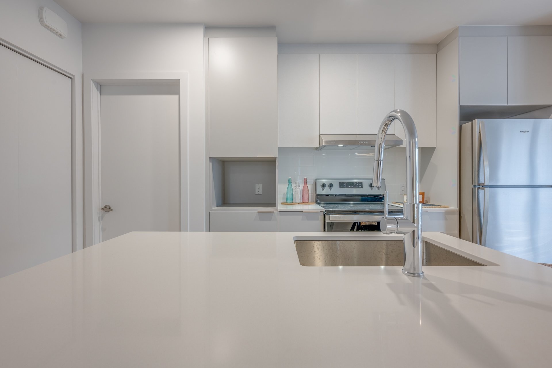 Kitchen - 200-645 Rue Légaré, Mont-Tremblant, QC - Indoor Photo Showing Kitchen With Double Sink With Upgraded Kitchen
