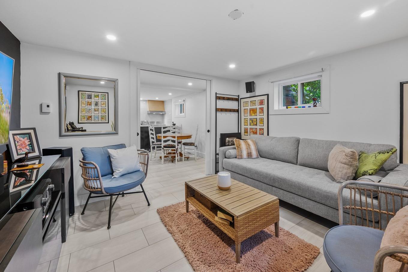 Bedroom - 1516 Av. De L'Église, Longueuil (Le Vieux-Longueuil), QC - Indoor Photo Showing Living Room
