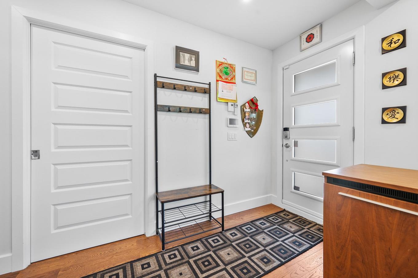 Hall - 1516 Av. De L'Église, Longueuil (Le Vieux-Longueuil), QC - Indoor Photo Showing Other Room