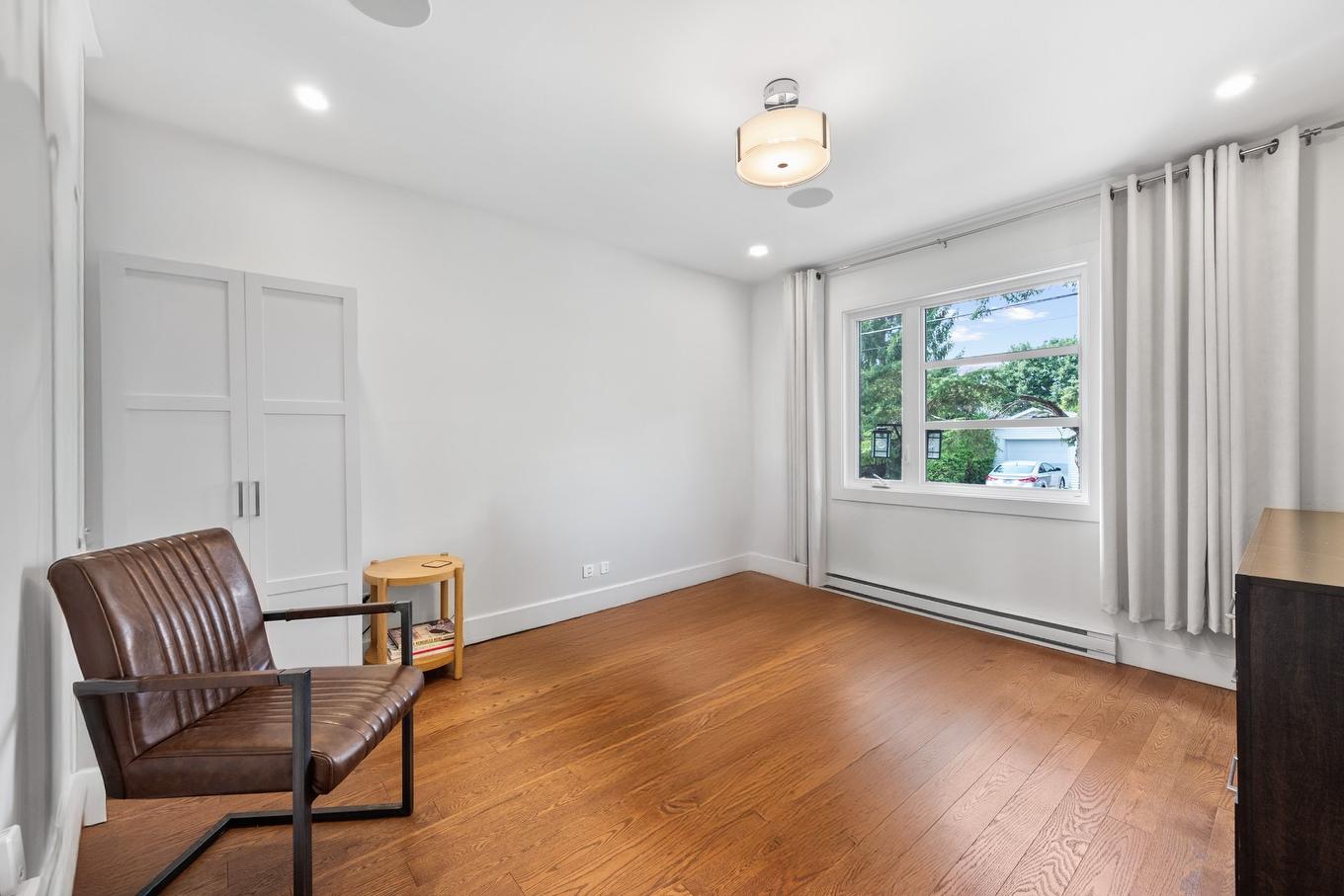 Primary bedroom - 1516 Av. De L'Église, Longueuil (Le Vieux-Longueuil), QC - Indoor