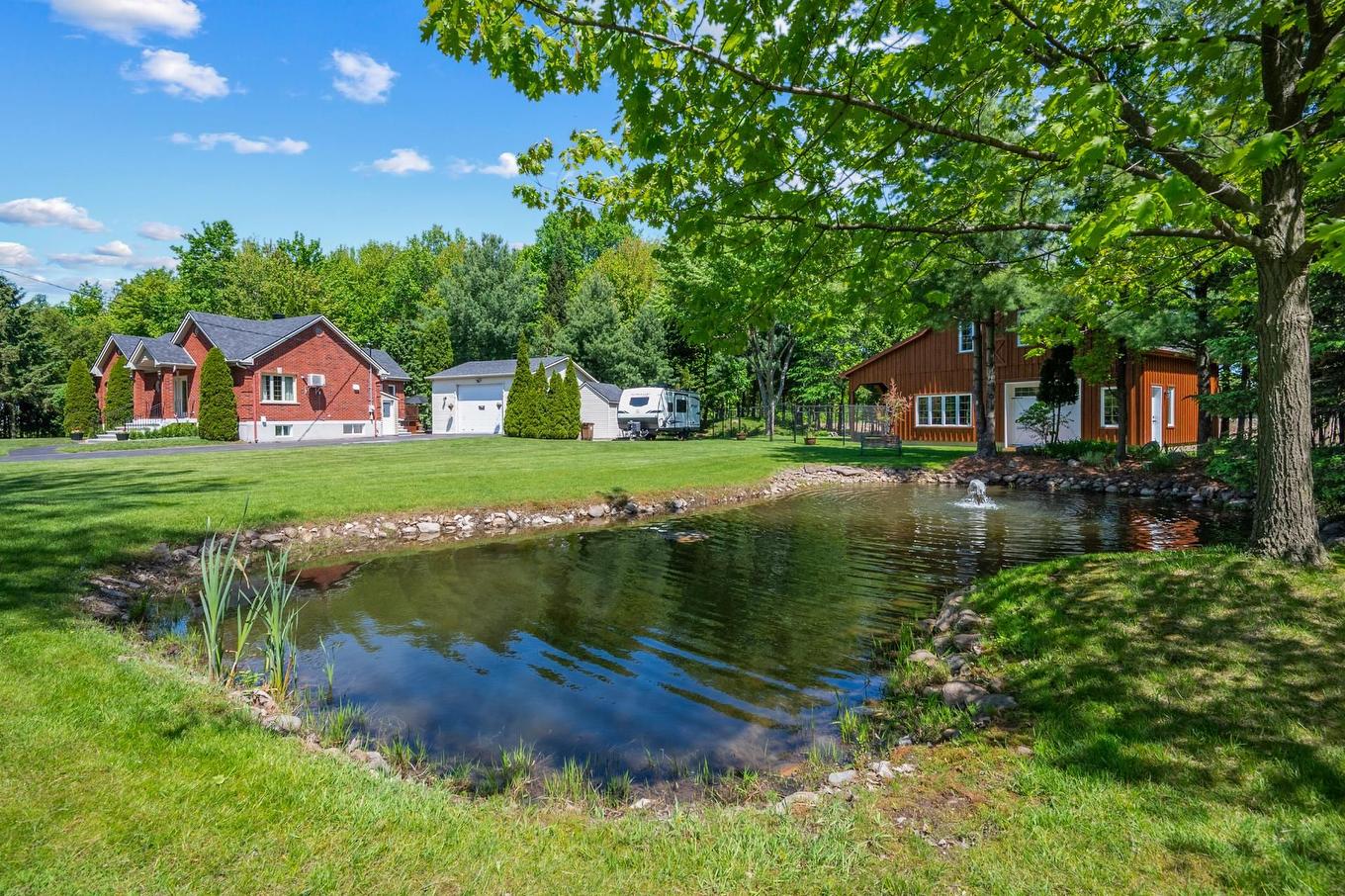 Backyard - 95 Ch. Des Quarante, Saint-Mathias-Sur-Richelieu, QC - Outdoor With Body Of Water With View