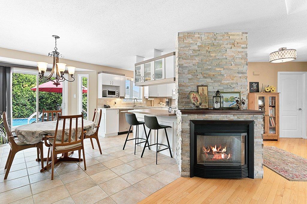 Salle à manger - 62 Rue Norval-Jones, Gatineau (Aylmer), QC - Indoor With Fireplace