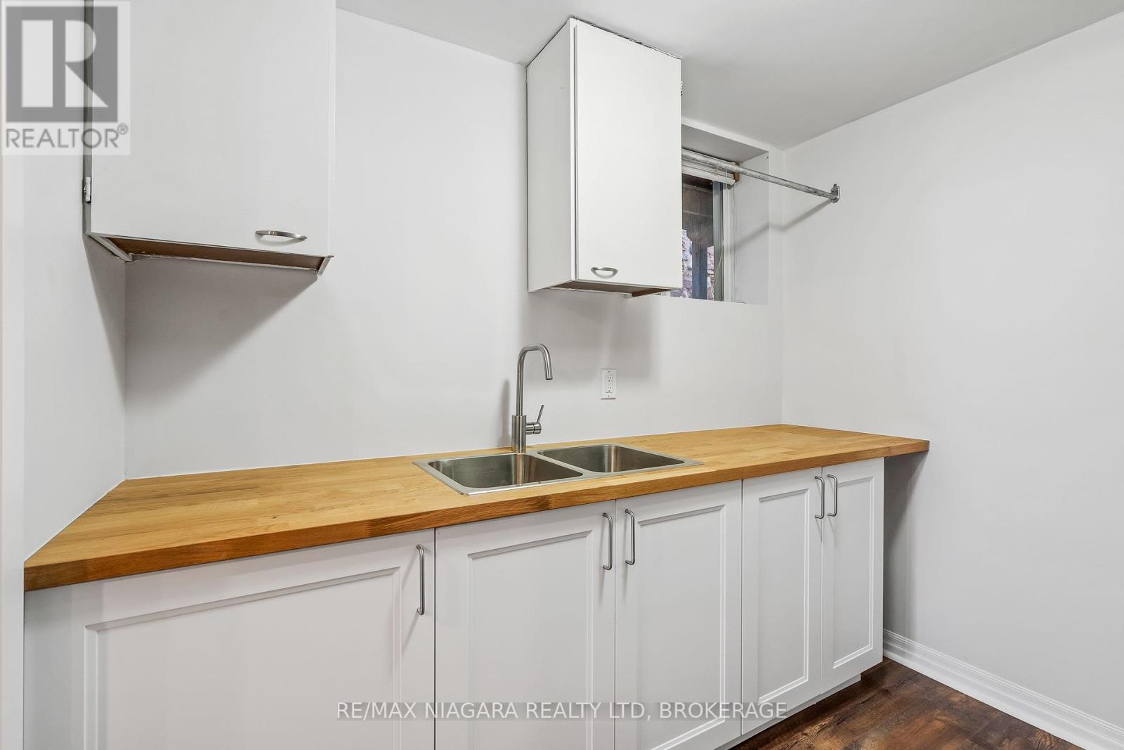 57 Lorne Street, St. Catharines (E. Chester), ON - Indoor