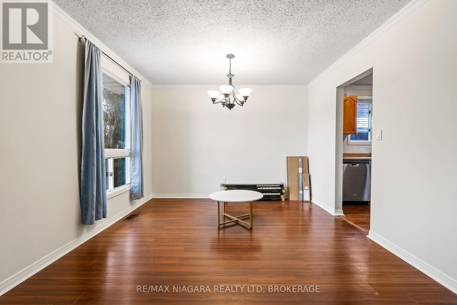 57 Lorne Street, St. Catharines (E. Chester), ON - Indoor Photo Showing Other Room