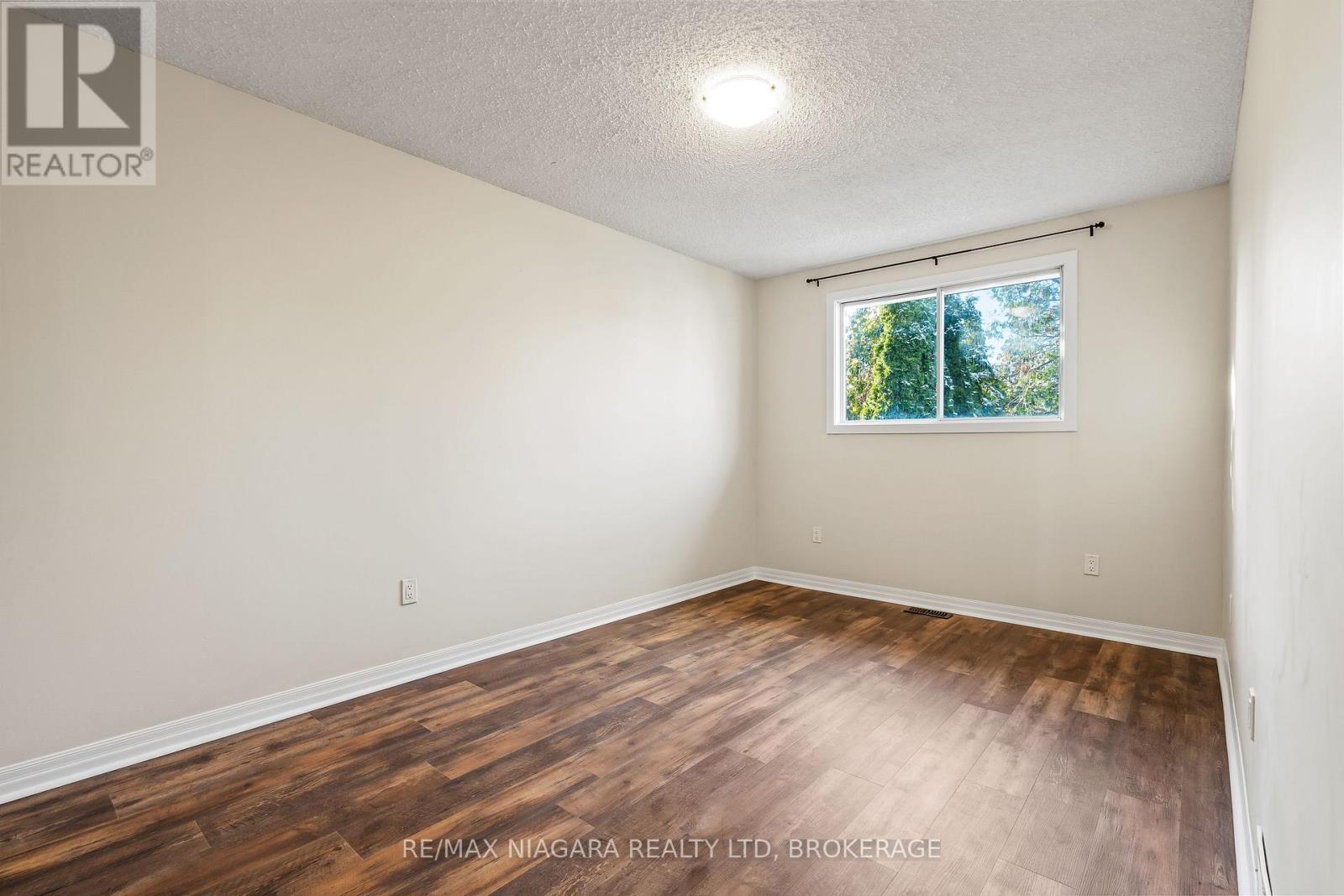 57 Lorne Street, St. Catharines (E. Chester), ON - Indoor Photo Showing Other Room
