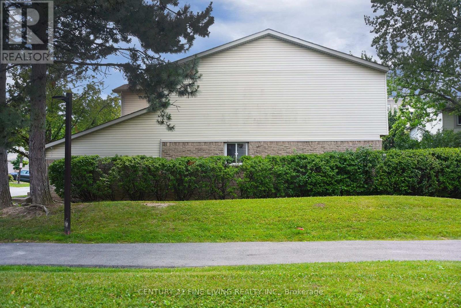 34 - 2700 Battleford Road, Mississauga, ON - Outdoor