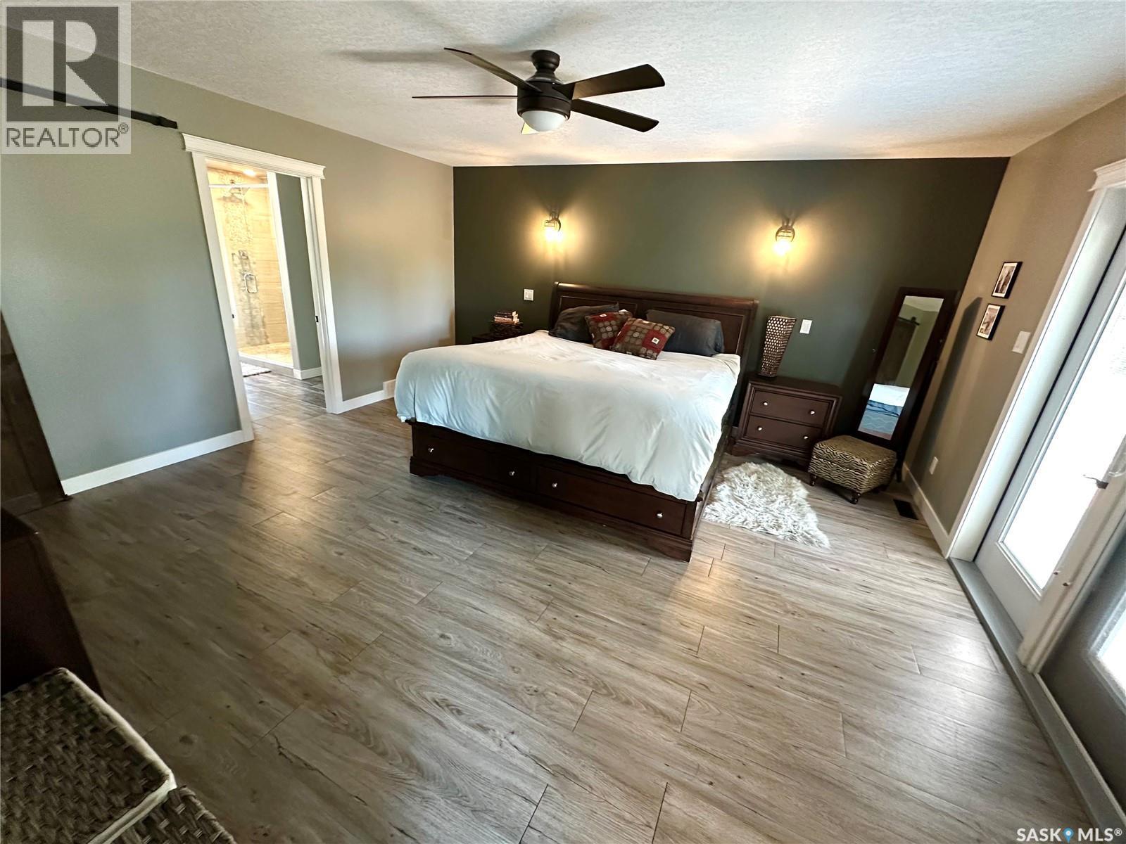 2 Derby Lane, Big Shell, SK - Indoor Photo Showing Bedroom