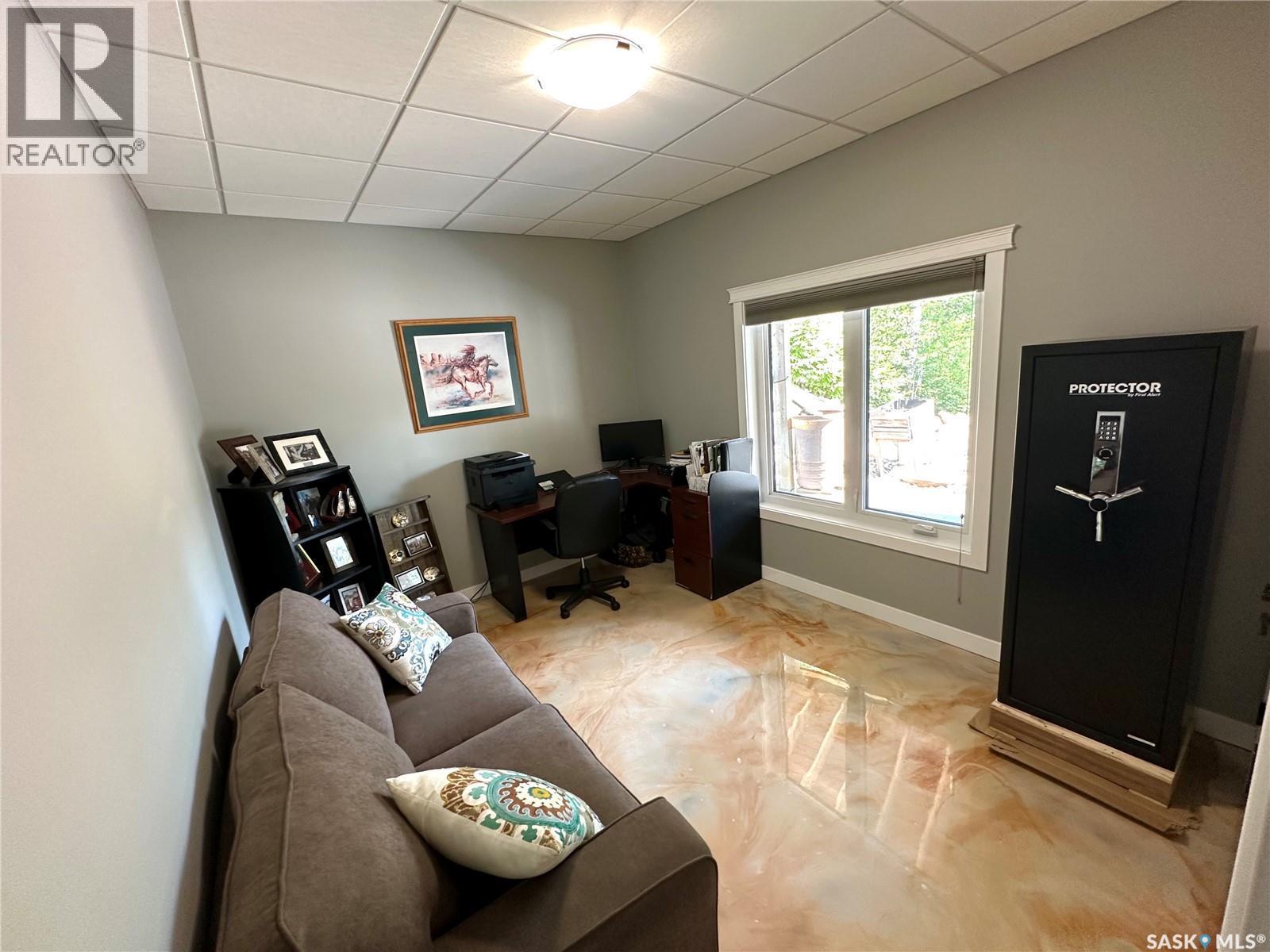 2 Derby Lane, Big Shell, SK - Indoor