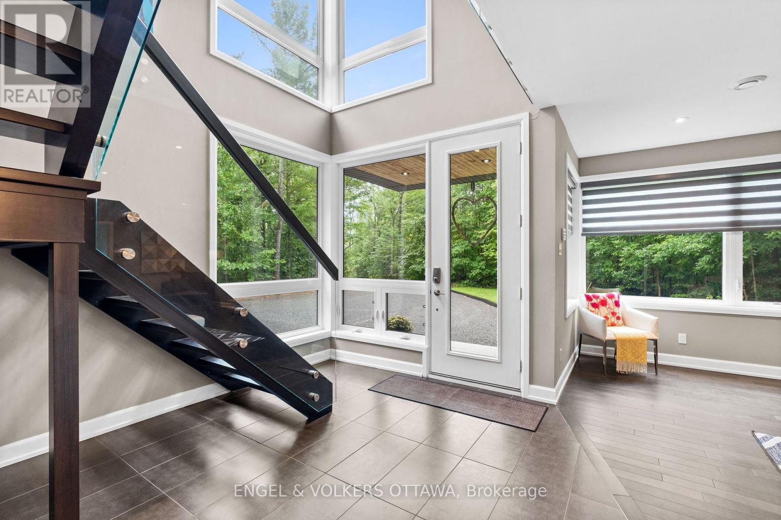 108 Edith Margaret Place, Ottawa, ON - Indoor Photo Showing Other Room