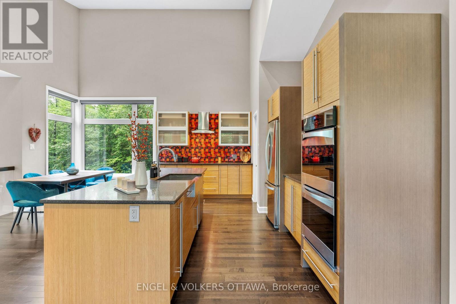 108 Edith Margaret Place, Ottawa, ON - Indoor Photo Showing Kitchen