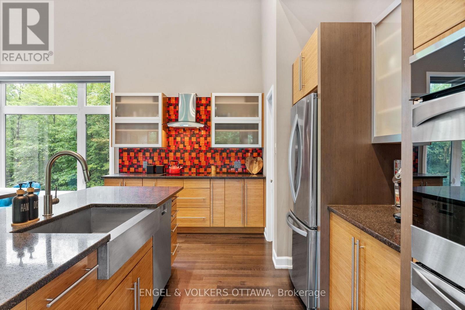 108 Edith Margaret Place, Ottawa, ON - Indoor Photo Showing Kitchen