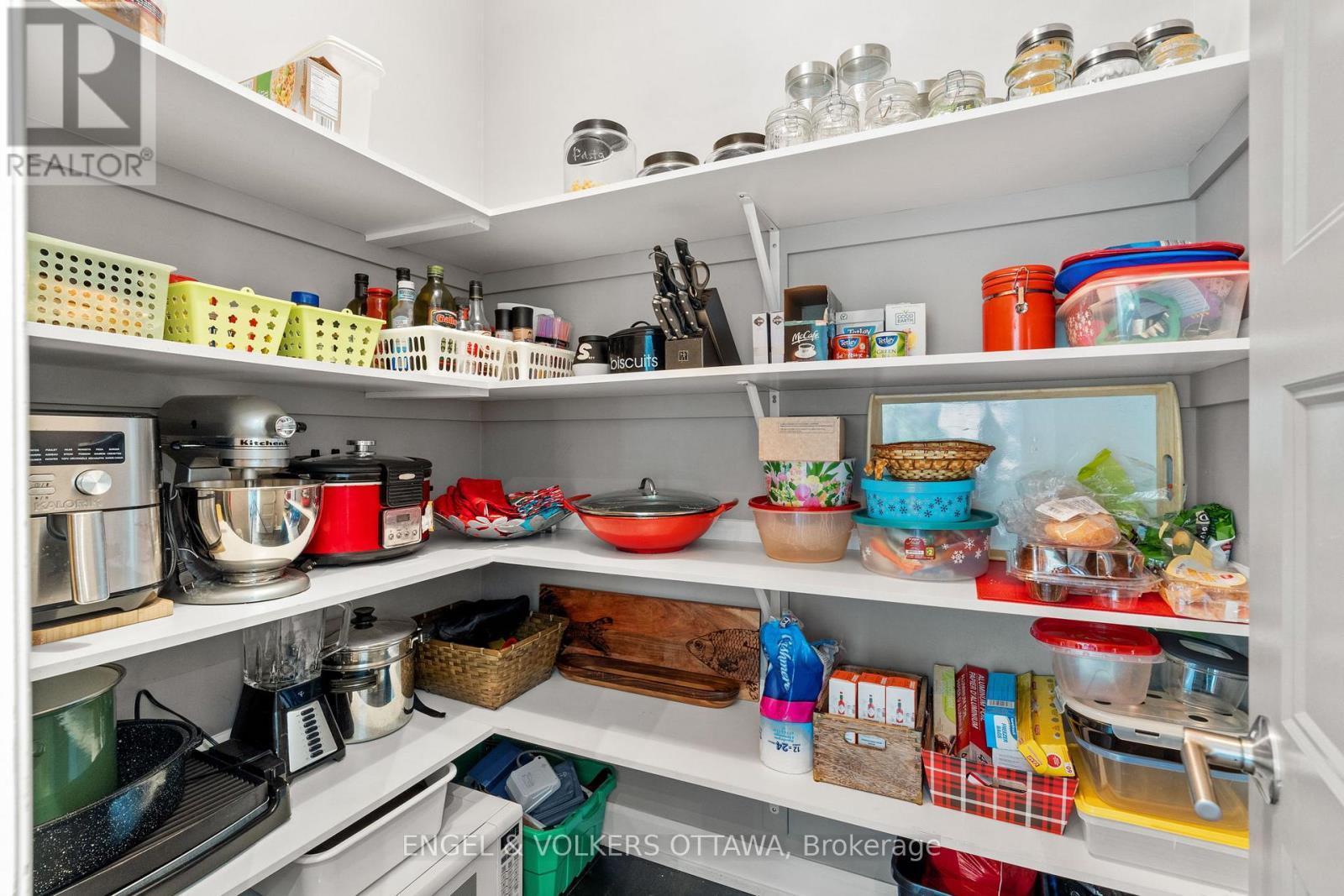 108 Edith Margaret Place, Ottawa, ON - Indoor With Storage