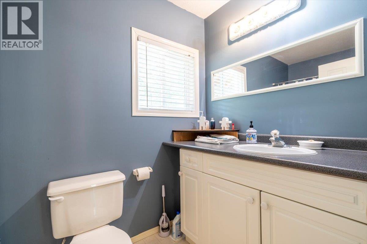 6660 Mclean Road, Jaffray, BC - Indoor Photo Showing Bathroom