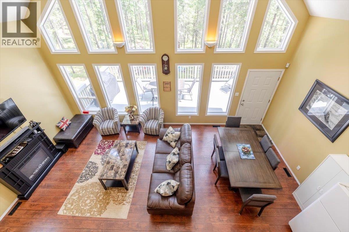 6660 Mclean Road, Jaffray, BC - Indoor