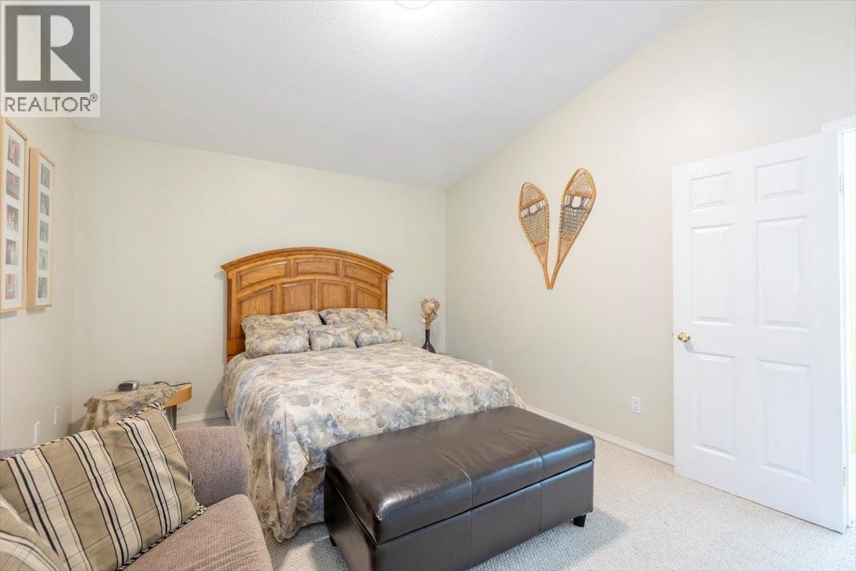 6660 Mclean Road, Jaffray, BC - Indoor Photo Showing Bedroom