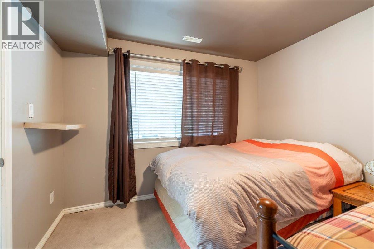 6660 Mclean Road, Jaffray, BC - Indoor Photo Showing Bedroom