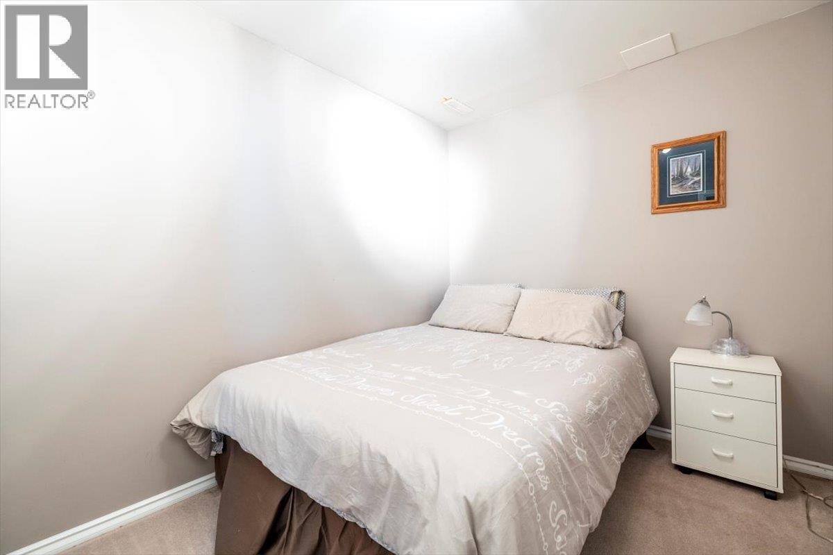 6660 Mclean Road, Jaffray, BC - Indoor Photo Showing Bedroom