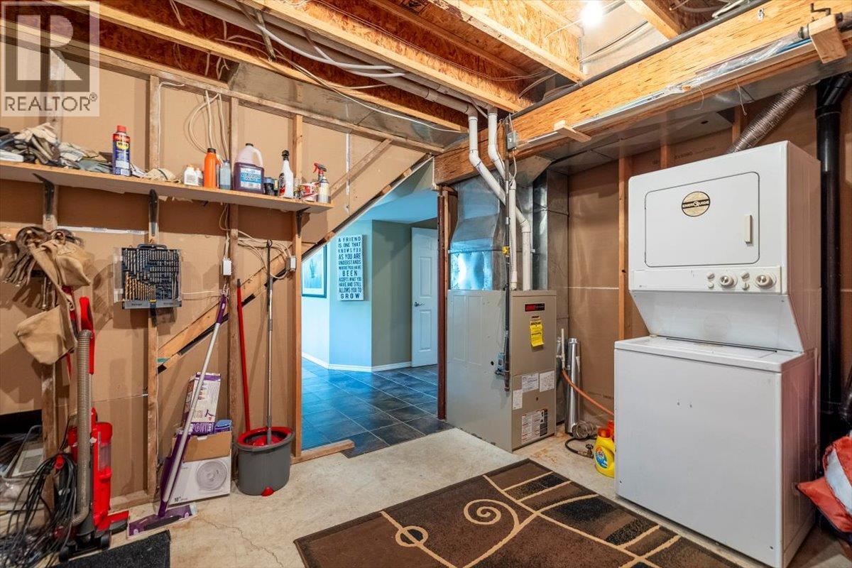 6660 Mclean Road, Jaffray, BC - Indoor