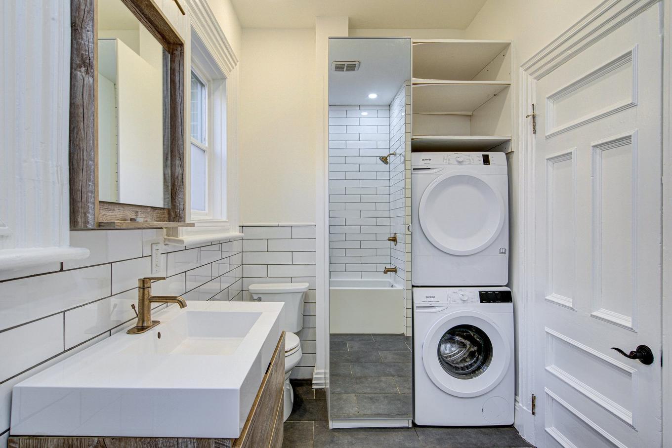 Salle de bains - 50 - 52 Av. Columbia, Westmount, QC - Indoor Photo Showing Laundry Room