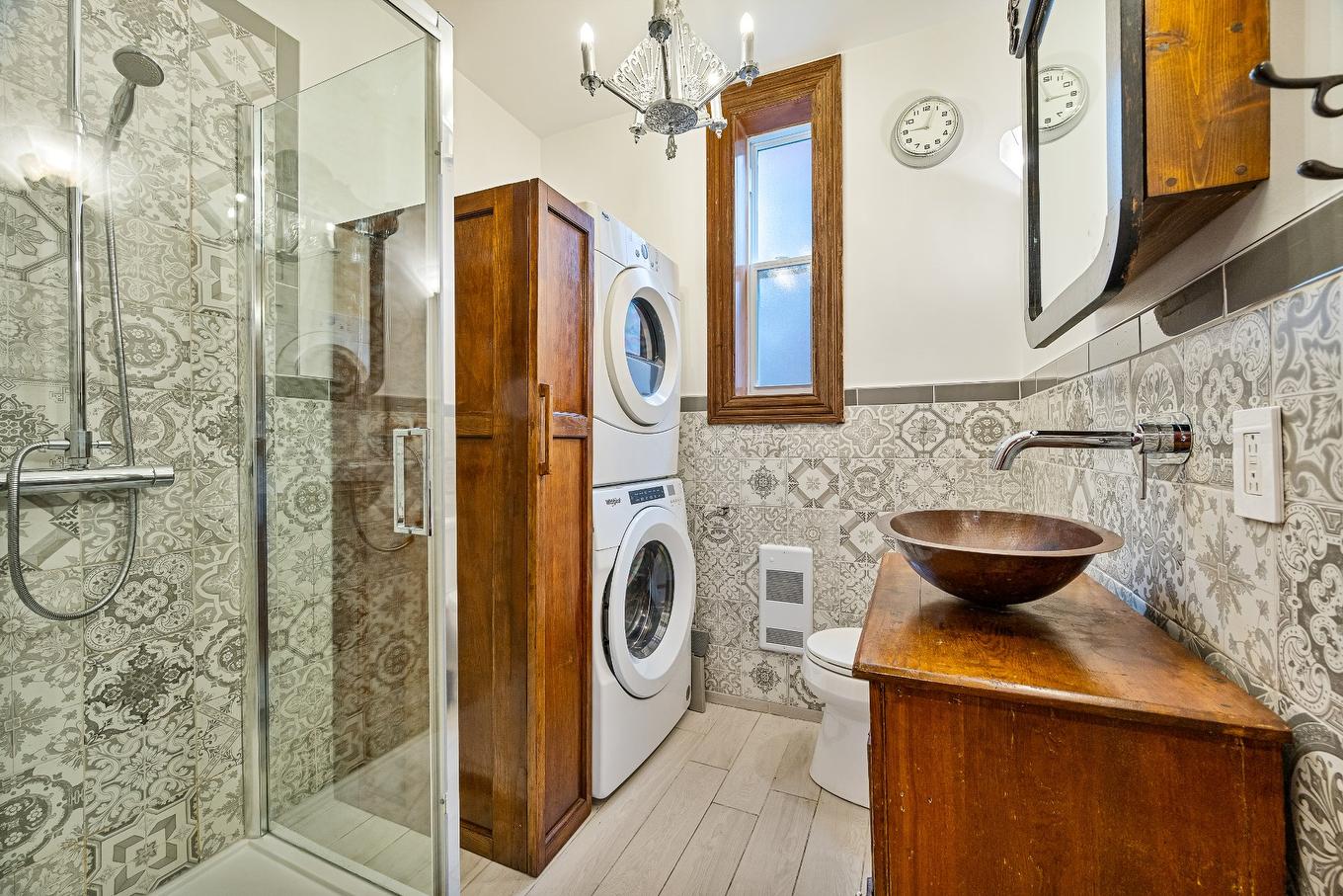 Bathroom - 4015Z Rue De Bordeaux, Montréal (Le Plateau-Mont-Royal), QC - Indoor Photo Showing Laundry Room