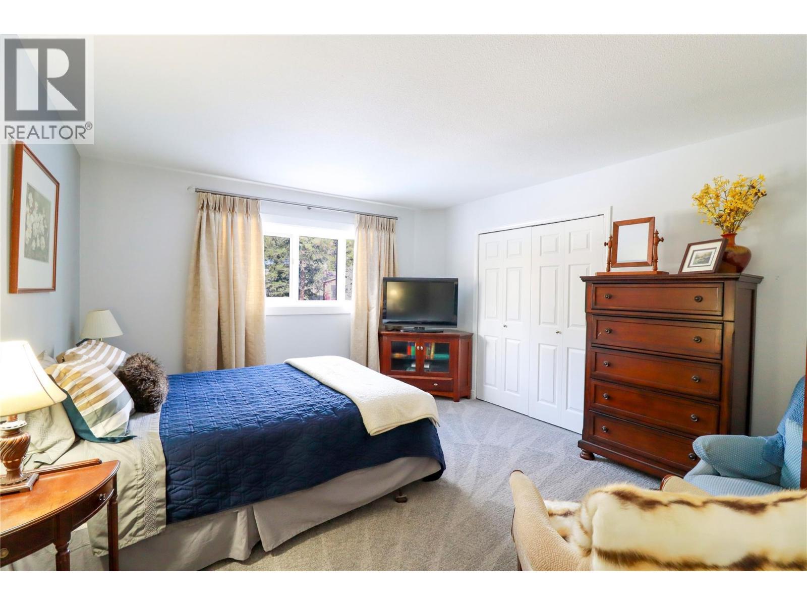 103 Eagle Drive, Kaleden, BC - Indoor Photo Showing Bedroom