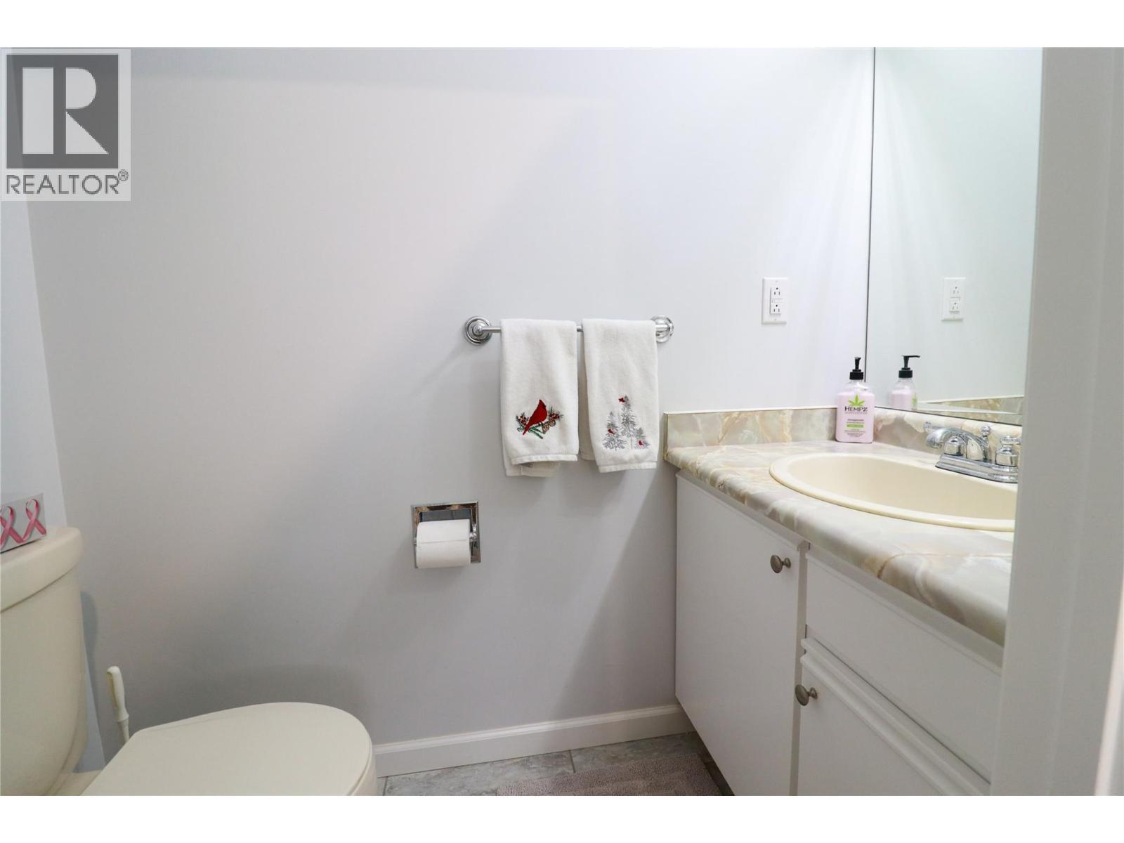 103 Eagle Drive, Kaleden, BC - Indoor Photo Showing Bathroom