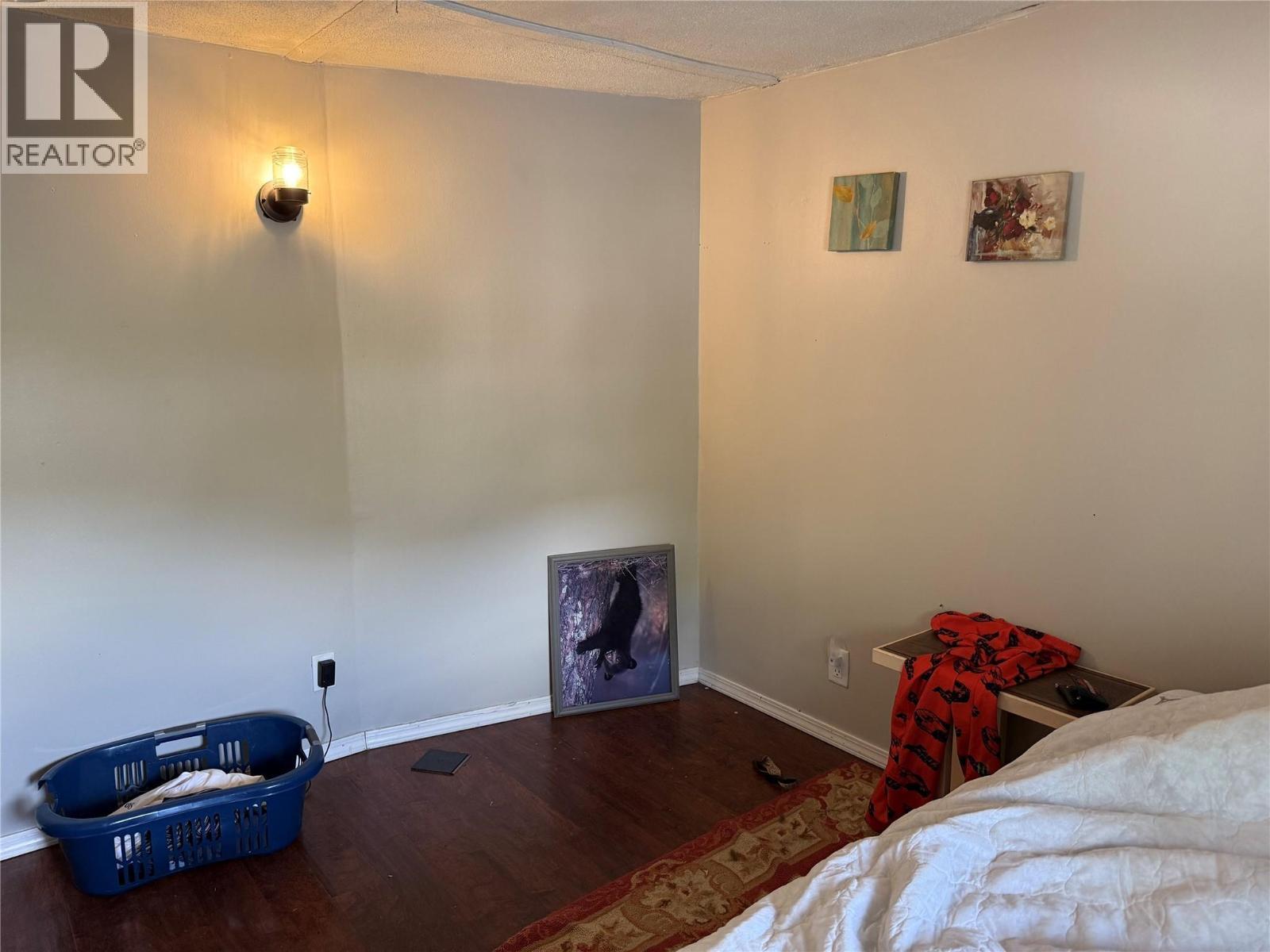 2126 Topping Street, Trail, BC - Indoor Photo Showing Bedroom